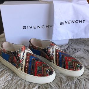 GIVENCHY - slip on sneakers size 35